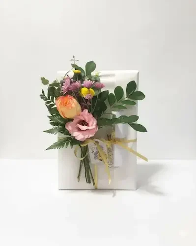 Caixa de Chocolate com Flores